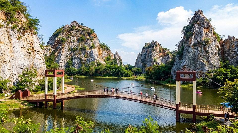 อุทยานหินเขางู